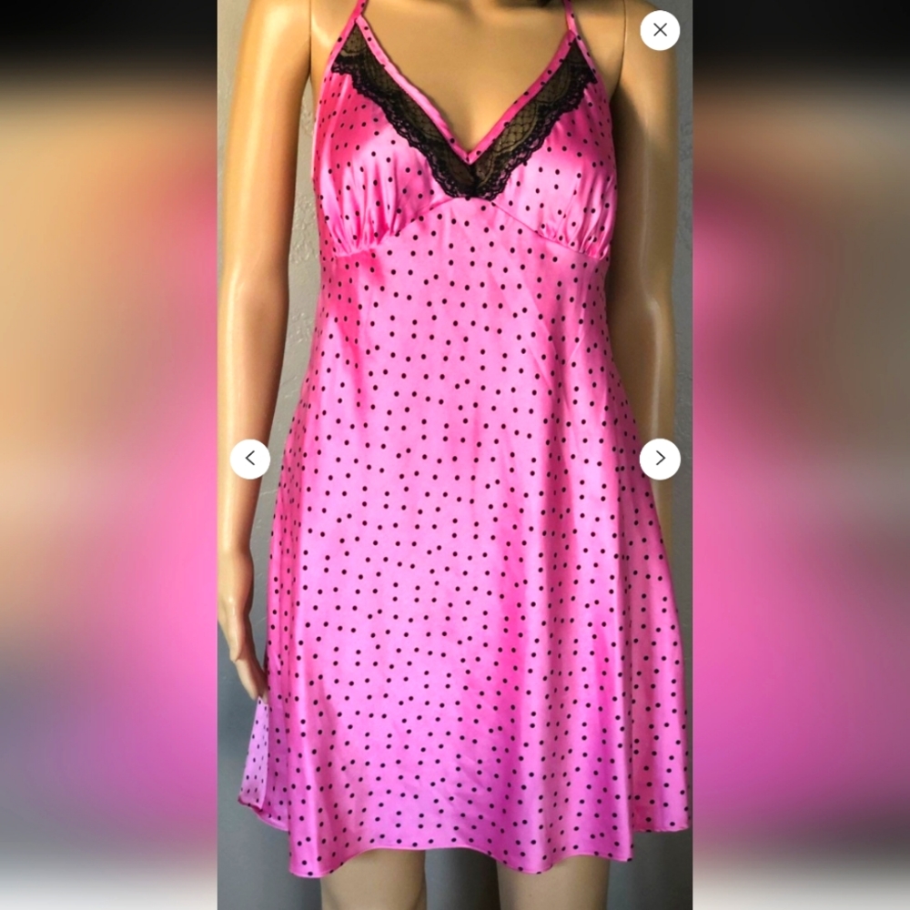 🌹5 for $25 Secret Treasures, Woman's size Medium Nightgown, Woman's Lingerie